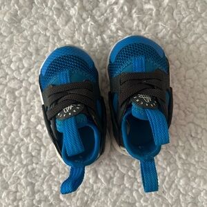 Nike Huarache Blue and Black Sneakers